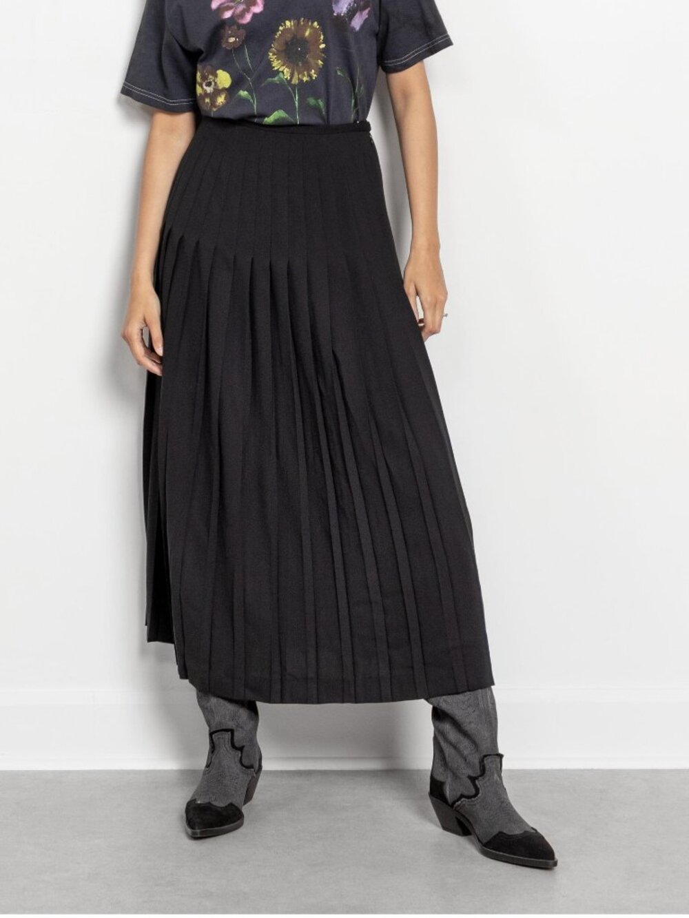 BLACK WOOL MAXI Skirt Pleated Modern Minimalist Vintage / 27 Inch Waist